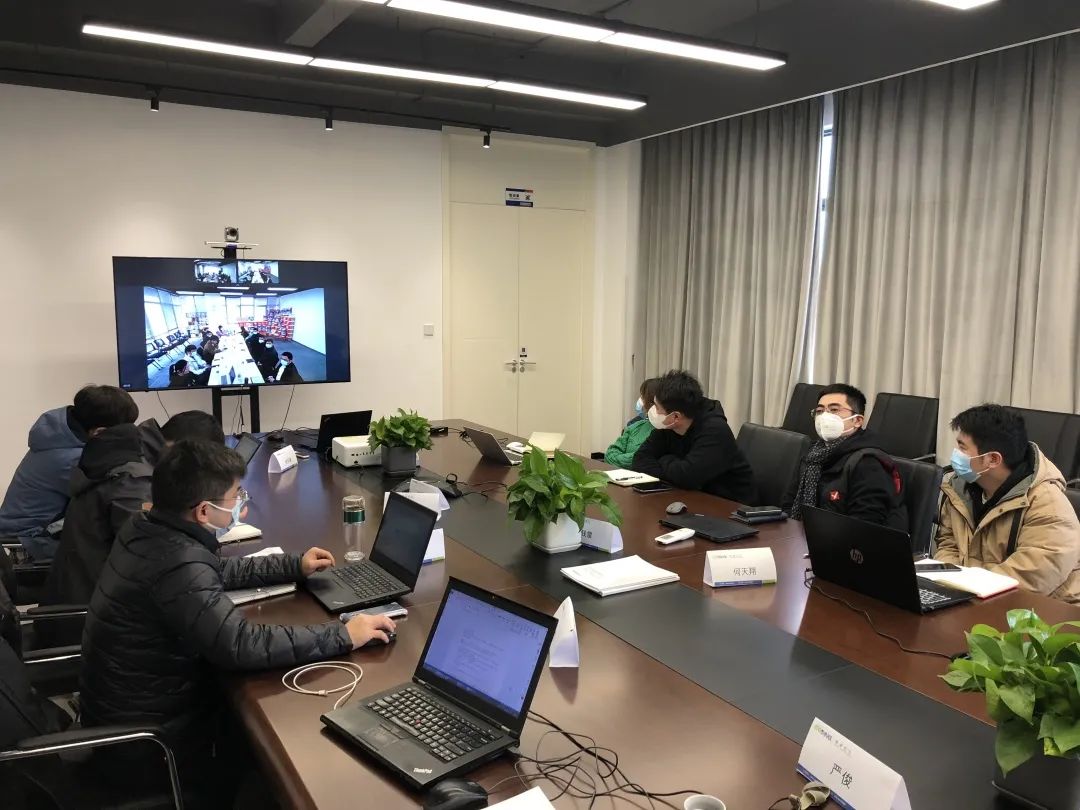 162515223.jpg 6a5063696c0e40df842d825e91cd1ae6.jpg